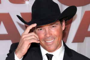 Five Famous People with Multiple Sclerosis - Clay Walker